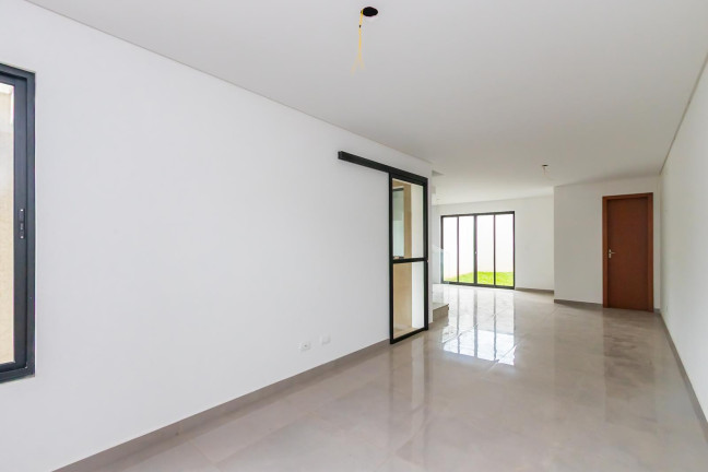 Imagem Sobrado com 3 Quartos à Venda, 122 m² em Pilarzinho - Curitiba