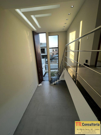 Imagem Casa com 3 Quartos à Venda, 167 m² em Campos Dos Goytacazes Imagem Casa com 3 Quartos à Venda, 167 m² em Campos Dos Goytacazes