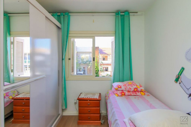 Imagem Imóvel com 3 Quartos à Venda, em Hípica - Porto Alegre Imagem Imóvel com 3 Quartos à Venda, em Hípica - Porto Alegre