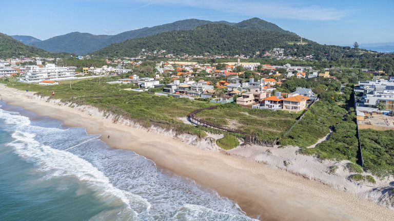 Casa com 5 Quartos à Venda,  em Morro Das Pedras - Florianópolis