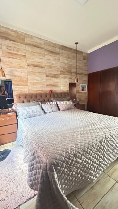 Imagem Sobrado com 4 Quartos à Venda, 300 m² em Centro - Franca Imagem Sobrado com 4 Quartos à Venda, 300 m² em Centro - Franca