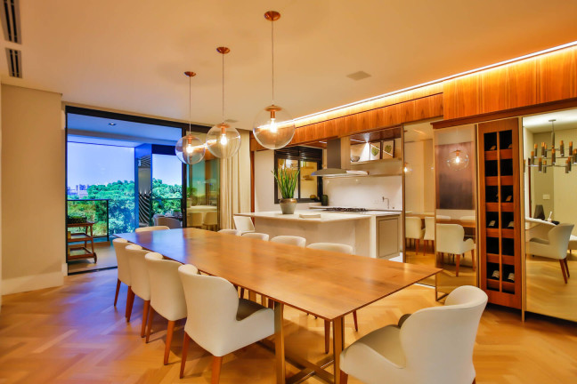 Imagem Apartamento com 3 Quartos à Venda, 232 m² em Cabral - Curitiba