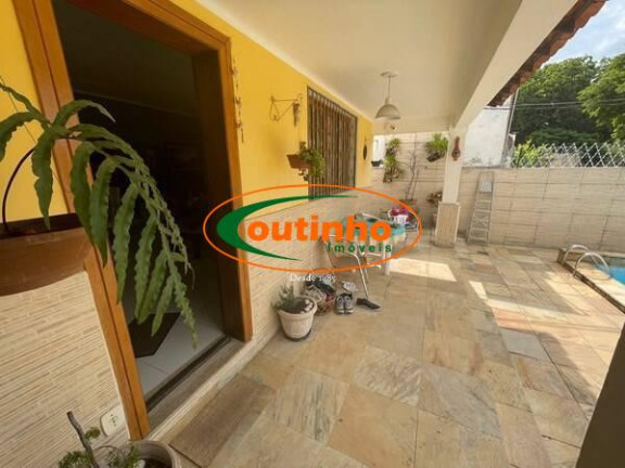 Imagem Casa com 5 Quartos à Venda, 175 m² em Grajaú - Rio De Janeiro Imagem Casa com 5 Quartos à Venda, 175 m² em Grajaú - Rio De Janeiro