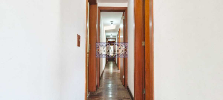 Imagem Apartamento com 3 Quartos à Venda, 130 m² em Laranjeiras - Rio De Janeiro Imagem Apartamento com 3 Quartos à Venda, 130 m² em Laranjeiras - Rio De Janeiro