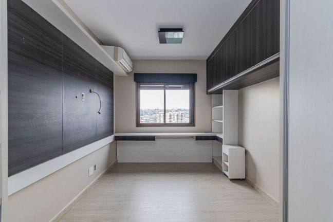 Imagem Imóvel com 2 Quartos à Venda, 86 m² em Menino Deus - Porto Alegre Imagem Imóvel com 2 Quartos à Venda, 86 m² em Menino Deus - Porto Alegre