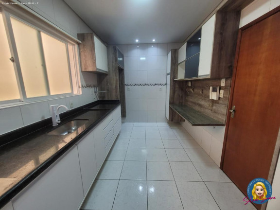 Imagem Casa com 3 Quartos à Venda, 220 m² em Estuário - Santos