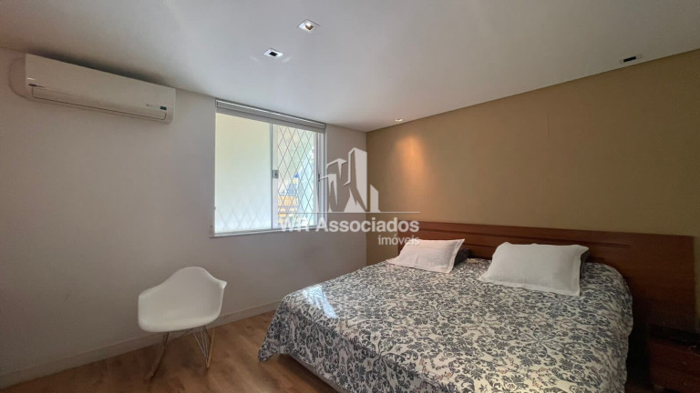Imagem Casa com 3 Quartos à Venda, 340 m²