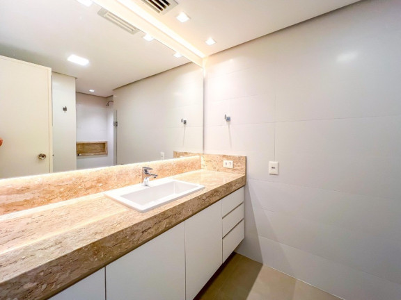 Imagem Apartamento com 4 Quartos à Venda, 226 m² em Moinhos De Vento - Porto Alegre Imagem Apartamento com 4 Quartos à Venda, 226 m² em Moinhos De Vento - Porto Alegre