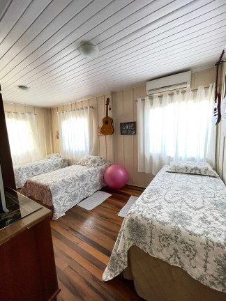 Imagem Casa com 3 Quartos à Venda, 300 m² em Centro - Balneário Camboriú Imagem Casa com 3 Quartos à Venda, 300 m² em Centro - Balneário Camboriú