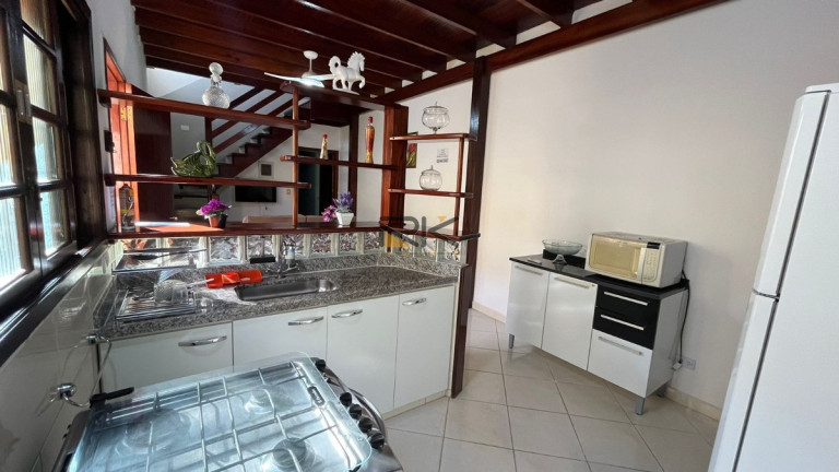 Imagem Sobrado com 5 Quartos à Venda, 208 m² em Barra Da Lagoa - Ubatuba