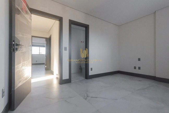 Imagem Apartamento com 3 Quartos à Venda, 130 m² em Centro - Balneário Camboriú Imagem Apartamento com 3 Quartos à Venda, 130 m² em Centro - Balneário Camboriú
