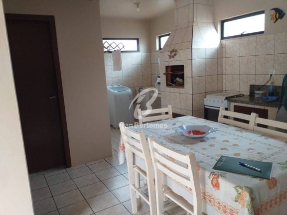 Imagem Casa com 3 Quartos para Temporada, em Canto Grande - Bombinhas Imagem Casa com 3 Quartos para Temporada, em Canto Grande - Bombinhas