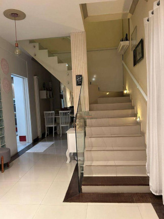 Imagem Casa com 3 Quartos à Venda, 160 m² em Santa Rosa - Niterói Imagem Casa com 3 Quartos à Venda, 160 m² em Santa Rosa - Niterói