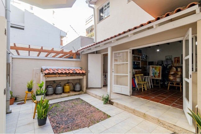 Imagem Casa com 3 Quartos à Venda, 255 m² em Petrópolis - Porto Alegre