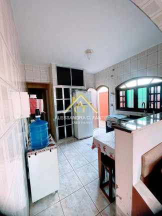 Imagem Casa com 2 Quartos à Venda, 150 m² em Vila Seabra - Mongaguá