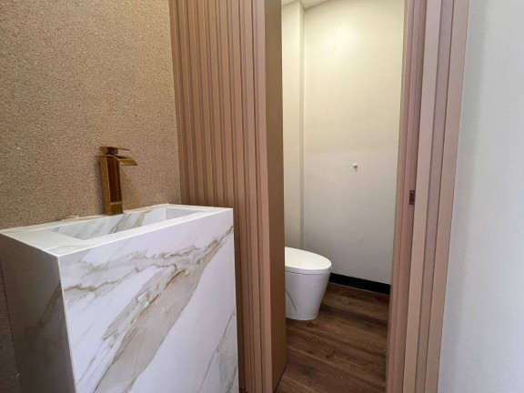 Imagem Sobrado com 3 Quartos à Venda, 250 m² em Recanto Tropical - Cascavel
