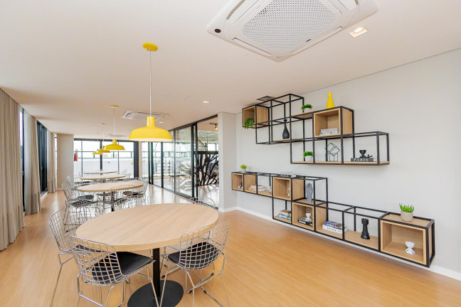 Imagem Kitnet com 1 Quarto à Venda, 29 m² em Centro - Curitiba Imagem Kitnet com 1 Quarto à Venda, 29 m² em Centro - Curitiba