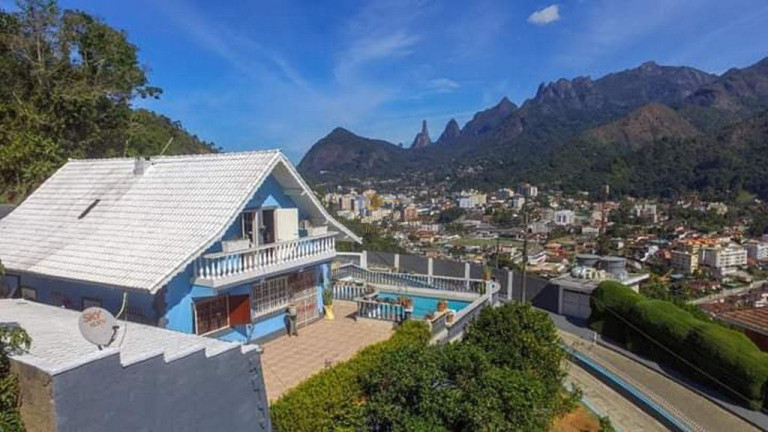 Casa com 4 Quartos à Venda, 800 m² em Fazendinha - Teresópolis