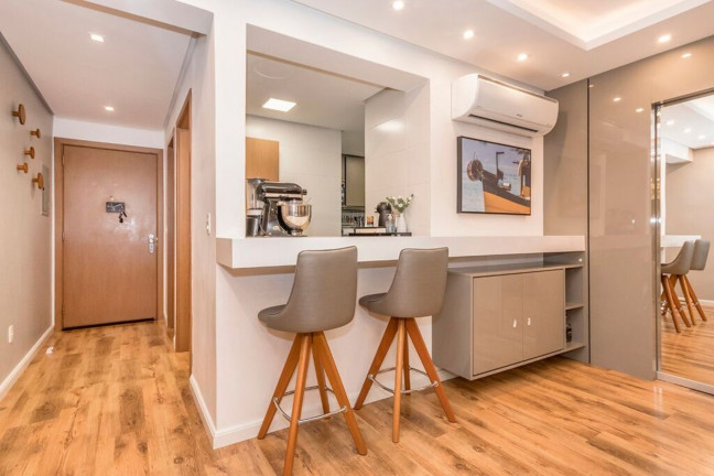 Imagem Imóvel com 3 Quartos à Venda, 134 m² em Chácara Das Pedras - Porto Alegre Imagem Imóvel com 3 Quartos à Venda, 134 m² em Chácara Das Pedras - Porto Alegre