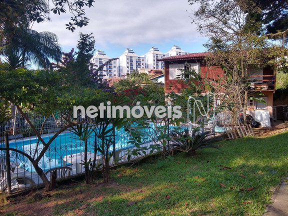 Imagem Casa com 6 Quartos à Venda, 817 m² em Trindade - Florianópolis
