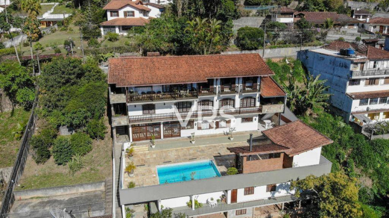Imagem Casa com 6 Quartos à Venda, 700 m² em Tijuca - Teresópolis