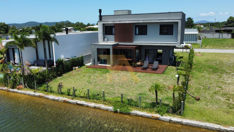 Imóvel com 3 Quartos à Venda, 220 m² em Campo Duna - Imbituba