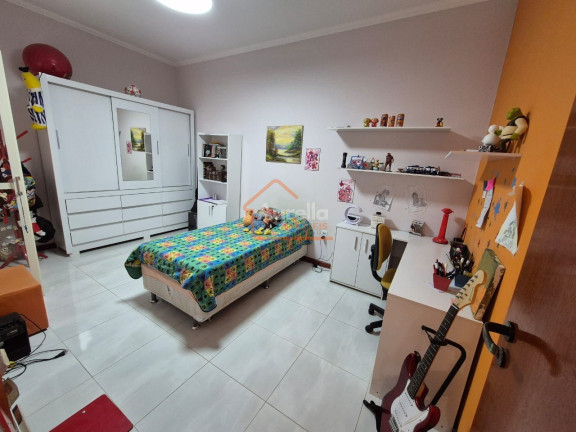 Imagem Casa com 3 Quartos à Venda, 300 m² em Jardim Jacira - Mogi Guaçu Imagem Casa com 3 Quartos à Venda, 300 m² em Jardim Jacira - Mogi Guaçu