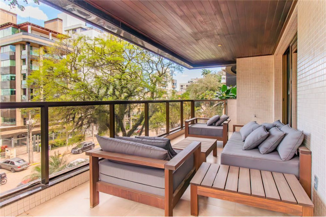 Imagem Apartamento com 3 Quartos à Venda, 322 m² em Moinhos De Vento - Porto Alegre