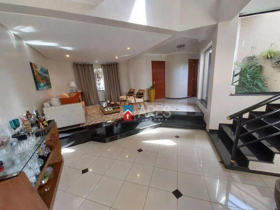 Casa com 3 Quartos à Venda, 344 m² em Parque Novo Mundo - Americana