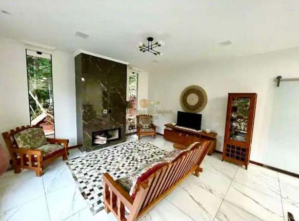 Imagem Casa com 3 Quartos à Venda, 250 m² em Albuquerque - Teresópolis