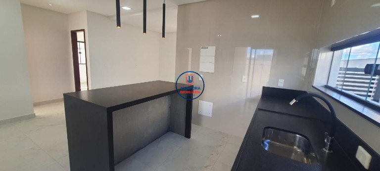 Imagem Casa com 3 Quartos para Alugar ou Temporada, 140 m² em Cajupiranga - Parnamirim