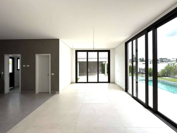 Imagem Casa com 4 Quartos à Venda, 307 m² em Granja Viana - Carapicuíba Imagem Casa com 4 Quartos à Venda, 307 m² em Granja Viana - Carapicuíba