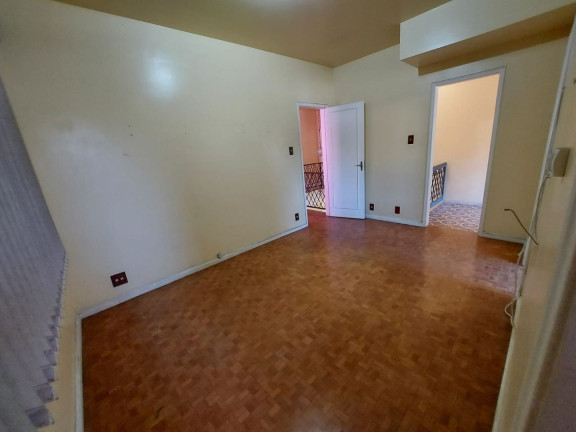 Imagem Casa com 6 Quartos à Venda, 525 m² em Bom Retiro - Teresópolis