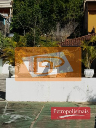 Imagem Casa com 4 Quartos à Venda, 200 m² em Castelanea - Petrópolis Imagem Casa com 4 Quartos à Venda, 200 m² em Castelanea - Petrópolis