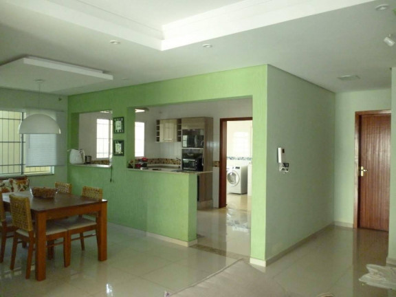Imagem Casa com 5 Quartos à Venda, 300 m² em Centro - Boituva