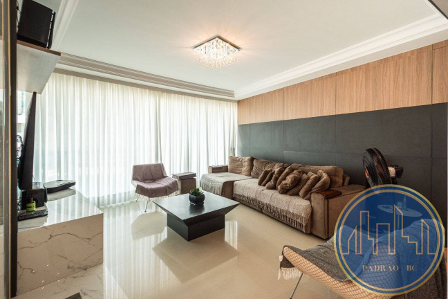 Apartamento com 4 Quartos à Venda,  em Centro - Balneário Camboriú
