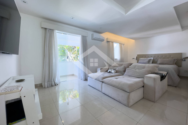 Imagem Casa com 6 Quartos à Venda, 430 m² em Barra Da Tijuca - Rio De Janeiro Imagem Casa com 6 Quartos à Venda, 430 m² em Barra Da Tijuca - Rio De Janeiro