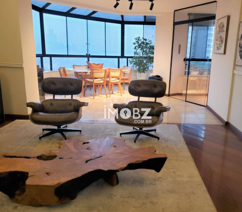 Imagem Imóvel com 3 Quartos à Venda, 232 m² em Vila Suzana - São Paulo