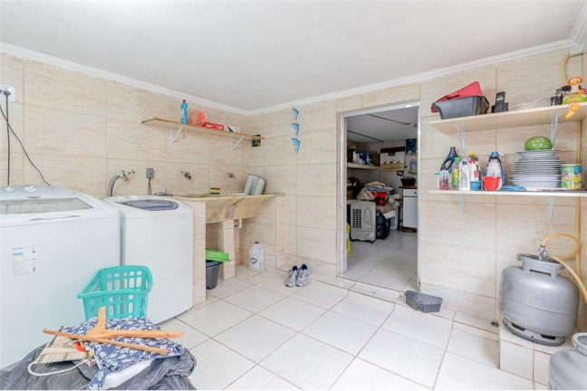 Imagem Casa com 3 Quartos à Venda,  em Vila Carmosina - São Paulo