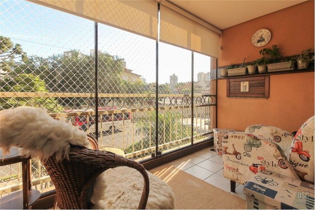 Imagem Imóvel com 3 Quartos à Venda, em Boa Vista - Porto Alegre Imagem Imóvel com 3 Quartos à Venda, em Boa Vista - Porto Alegre