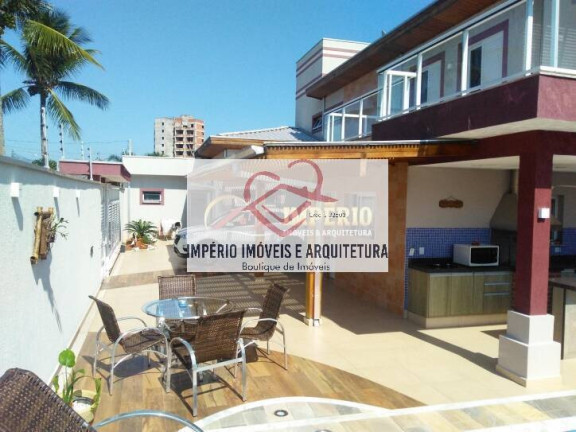 Sobrado à Venda,  em Parque Balneário Poiares - Caraguatatuba