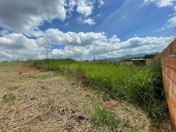 Terreno à Venda, 300 m² em Centro - Itatiaiuçu