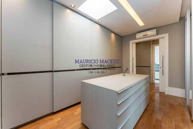 Imagem Casa com 4 Quartos à Venda, 840 m² em Alphaville Residencial Um - Barueri Imagem Casa com 4 Quartos à Venda, 840 m² em Alphaville Residencial Um - Barueri