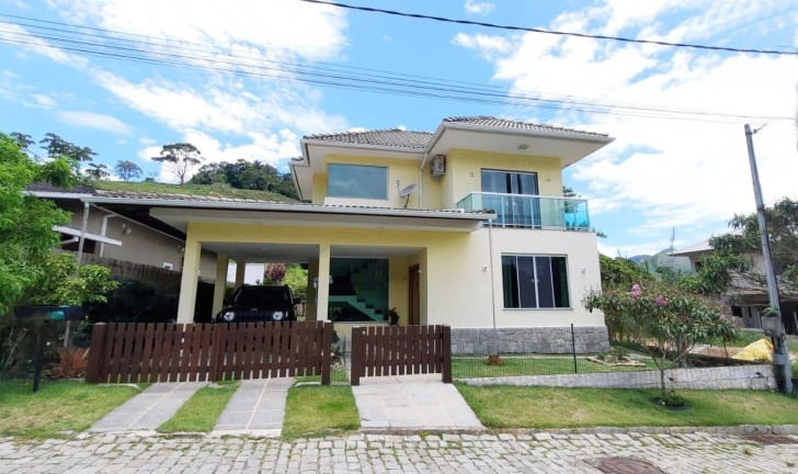 Casa com 4 Quartos à Venda, 176 m² em Vargem Grande - Teresópolis
