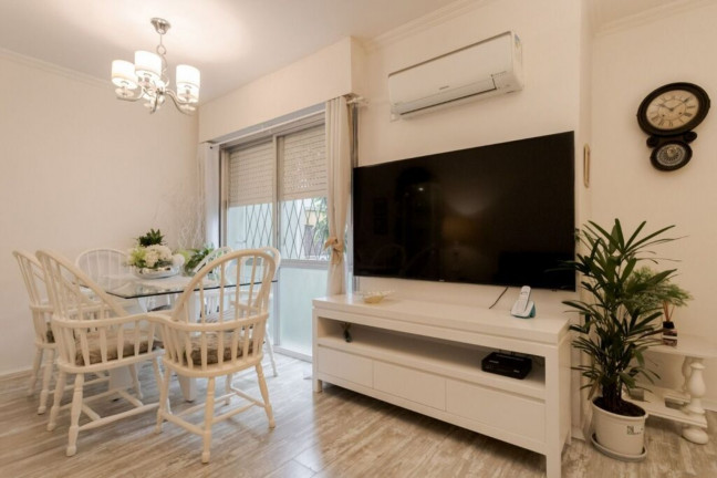 Imagem Imóvel com 2 Quartos à Venda, 75 m² em Petrópolis - Porto Alegre