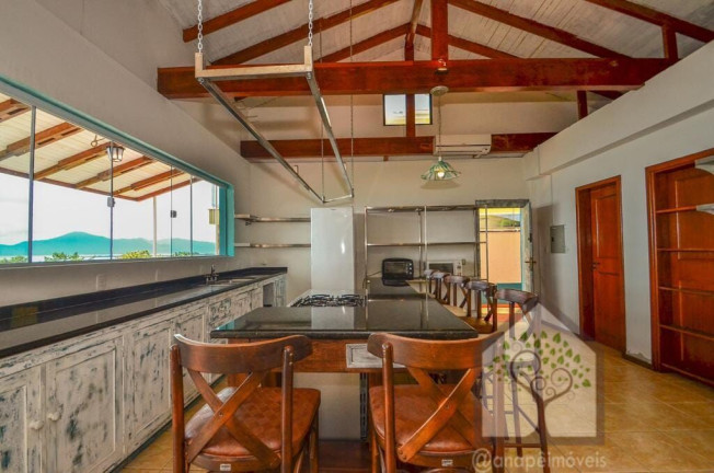 Imagem Casa com 5 Quartos à Venda, 500 m² em Sambaqui - Florianópolis