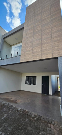 Sobrado com 3 Quartos à Venda, 180 m² em Recanto Tropical - Cascavel
