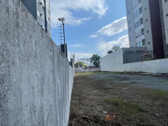 Imagem Terreno para Alugar, 764 m² em Anita Garibaldi - Joinville Imagem Terreno para Alugar, 764 m² em Anita Garibaldi - Joinville