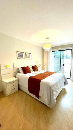 Imagem Sobrado com 3 Quartos à Venda, 220 m² em Tingui - Curitiba