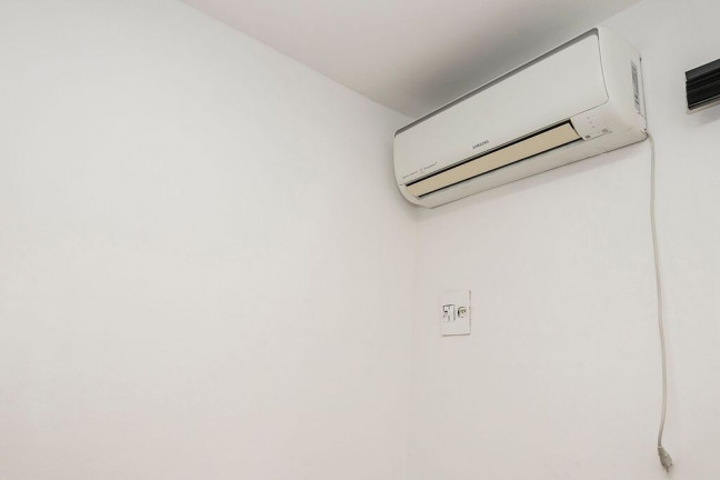 Imagem Apartamento com 1 Quarto à Venda, 27 m² em Centro Histórico - Porto Alegre Imagem Apartamento com 1 Quarto à Venda, 27 m² em Centro Histórico - Porto Alegre